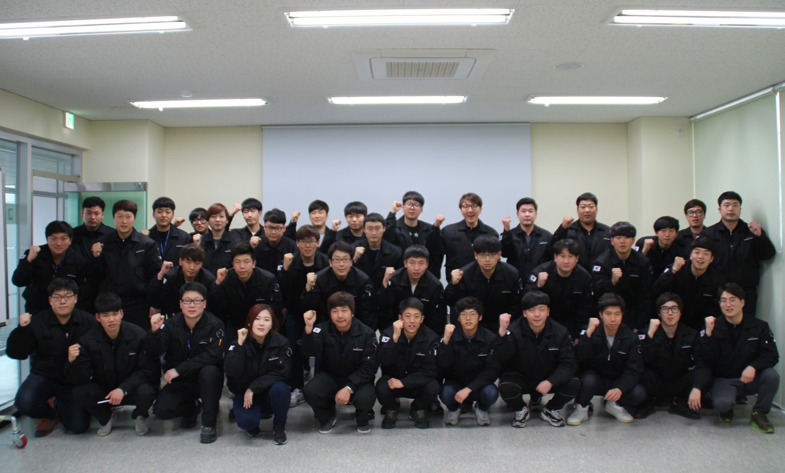 (2016.03.18) New emloyee have Training Completion Ceremony